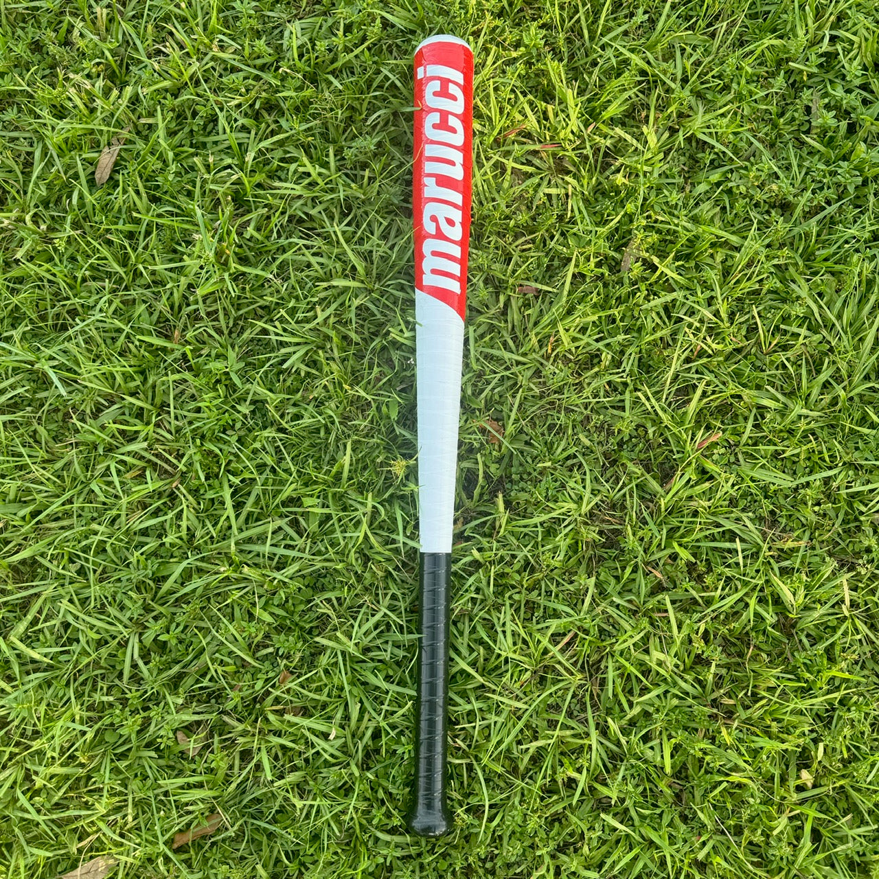 White Maruccii 8 Wiffleball Bat